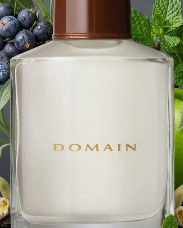 Ivory Classic Cologne, detail view