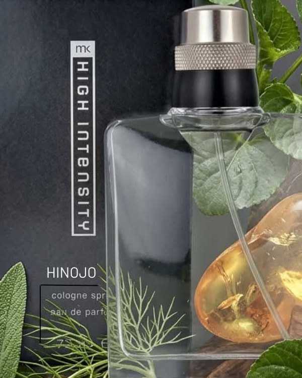 Midnight Wood Cologne, detail view